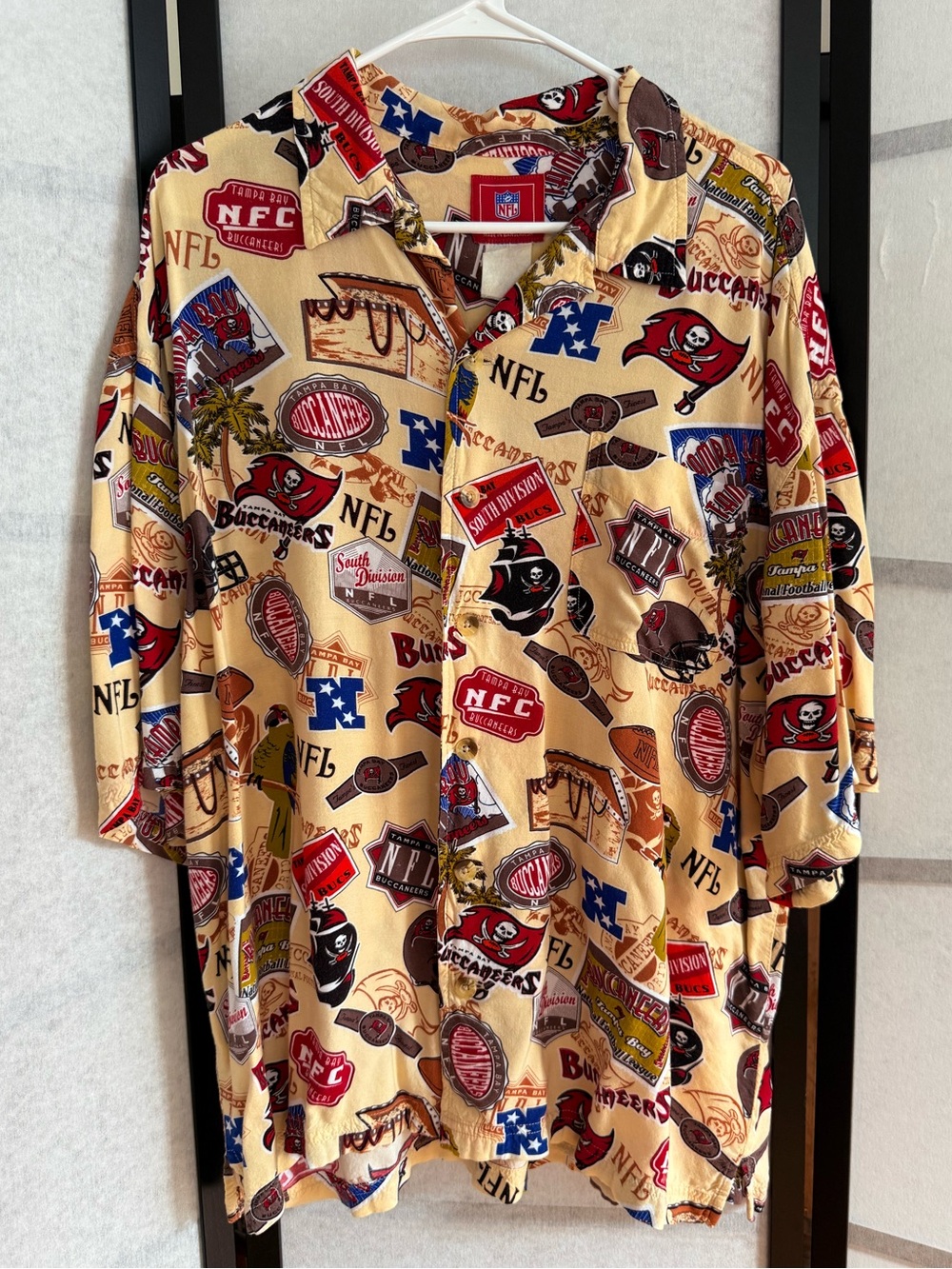 Vintage 90s Tampa Bay Buccaneers NFL All Over Print Hawaiian Shirt XL XXL